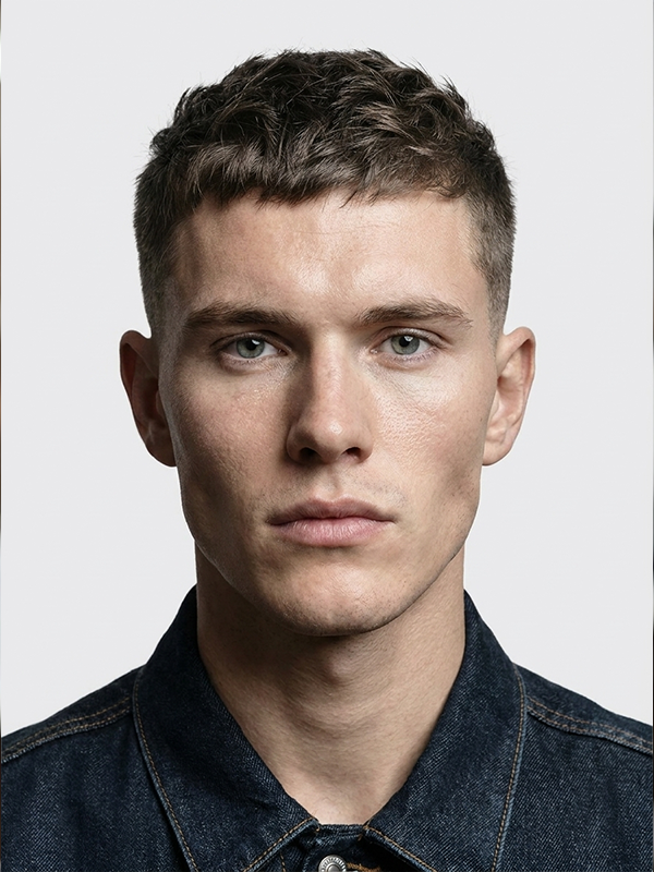 Na — Taglio di capelli Crew Cut
