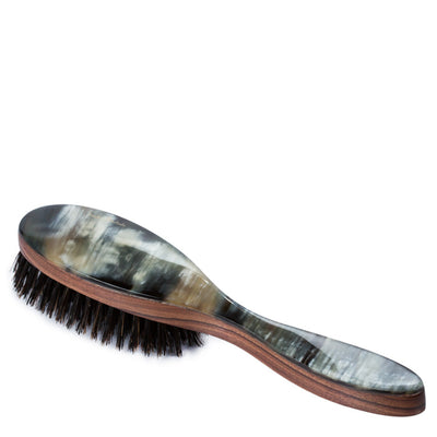 Image of product Spazzola per capelli ovale grande in corno naturale